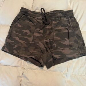 Athleta Farallon camo Print Shorts